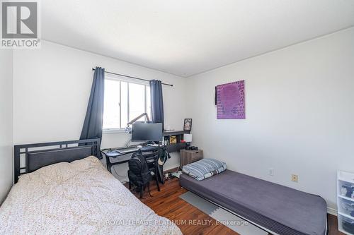 51 Softneedle Ave, Brampton, ON - Indoor Photo Showing Bedroom