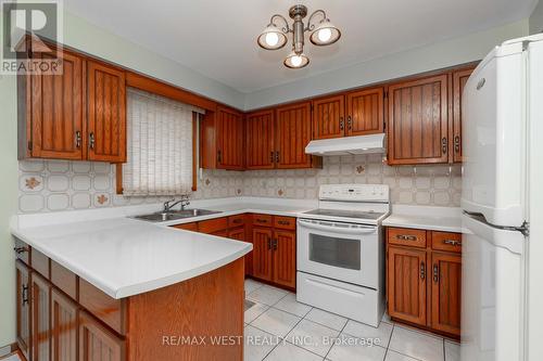 8 Marker Crt, Toronto, ON - Indoor Photo Showing Kitchen With Double Sink
