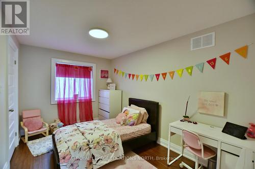 22 Portland St, Collingwood, ON - Indoor Photo Showing Bedroom