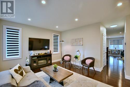 22 Portland St, Collingwood, ON - Indoor Photo Showing Living Room