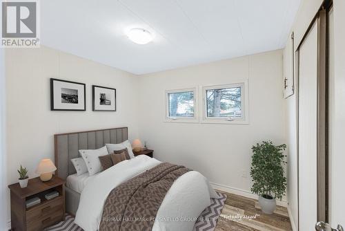 6 Carruthers St S, Wasaga Beach, ON - Indoor Photo Showing Bedroom
