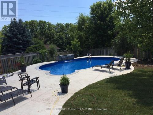 4338 Spinningdale Court, Mississauga, ON - Outdoor With In Ground Pool With Backyard