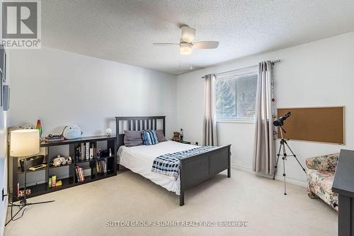 4338 Spinningdale Court, Mississauga, ON - Indoor Photo Showing Bedroom