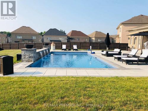 385 Poetry Dr, Vaughan, ON - Outdoor With In Ground Pool With Backyard
