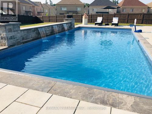 385 Poetry Dr, Vaughan, ON - Outdoor With In Ground Pool