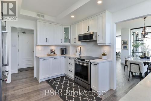 #803 -616 Avenue Rd, Toronto, ON - Indoor Photo Showing Kitchen With Upgraded Kitchen