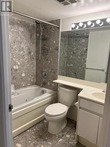 602 - 7 Carlton Street, Toronto, ON - Indoor Photo Showing Bathroom