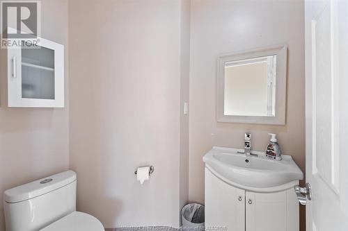 1235 Gesto Sideroad, Essex, ON - Indoor Photo Showing Bathroom