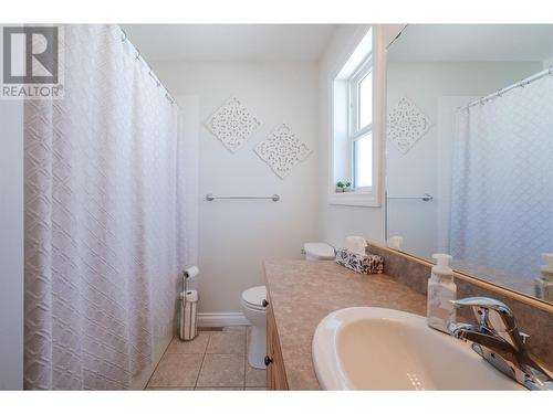 113 Stocks Crescent, Penticton, BC - Indoor Photo Showing Bathroom