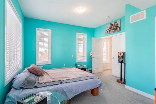 117 Hibiscus Line, Hamilton, ON - Indoor Photo Showing Bedroom