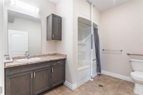 3290 New Street|Unit #213, Burlington, ON - Indoor Photo Showing Bathroom