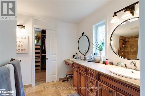 587285 Sideroad 9 Line, Blue Mountains, ON - Indoor Photo Showing Bathroom