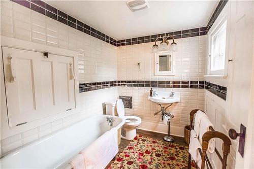 227 Green Street, Burlington, ON - Indoor Photo Showing Bathroom