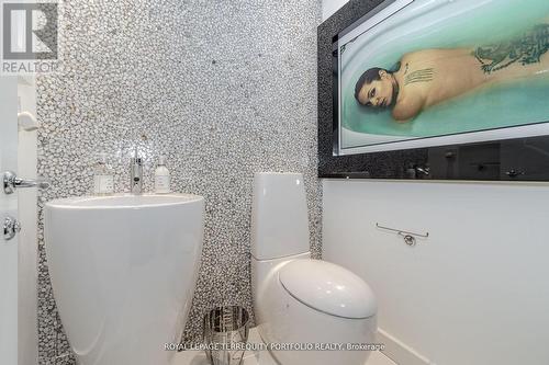 #115 -2095 Lake Shore Blvd W, Toronto, ON - Indoor Photo Showing Bathroom