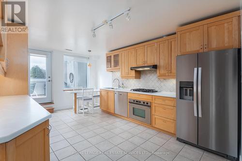 #402 -30 Anglesey Blvd, Toronto, ON - Indoor Photo Showing Kitchen
