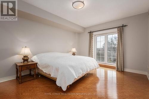 #402 -30 Anglesey Blvd, Toronto, ON - Indoor Photo Showing Bedroom
