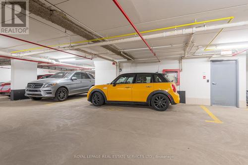 #402 -30 Anglesey Blvd, Toronto, ON - Indoor Photo Showing Garage