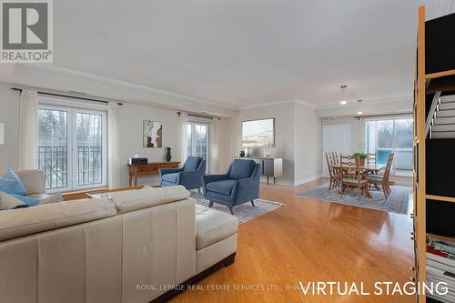 #402 -30 Anglesey Blvd, Toronto, ON - Indoor Photo Showing Living Room