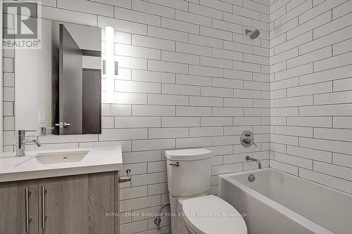#308 -121 King St E, Hamilton, ON - Indoor Photo Showing Bathroom