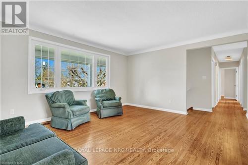 4 Furminger Place, St. Catharines, ON - Indoor Photo Showing Living Room