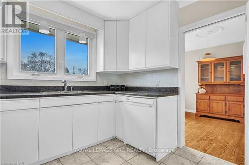 4 Furminger Place, St. Catharines, ON - Indoor Photo Showing Kitchen