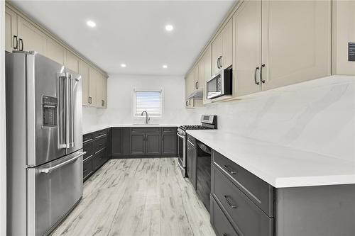 1320 Hwy 56, Glanbrook, ON - Indoor Photo Showing Kitchen With Upgraded Kitchen