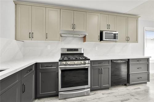 1320 Hwy 56, Glanbrook, ON - Indoor Photo Showing Kitchen