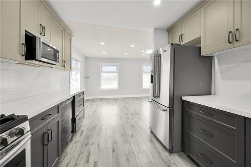 1320 Hwy 56, Glanbrook, ON - Indoor Photo Showing Kitchen With Upgraded Kitchen
