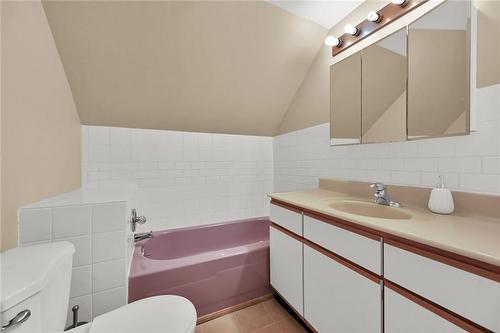 1320 Hwy 56, Glanbrook, ON - Indoor Photo Showing Bathroom