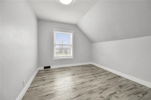 1320 Hwy 56, Glanbrook, ON - Indoor Photo Showing Other Room