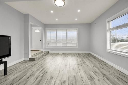 1320 Hwy 56, Glanbrook, ON - Indoor Photo Showing Other Room