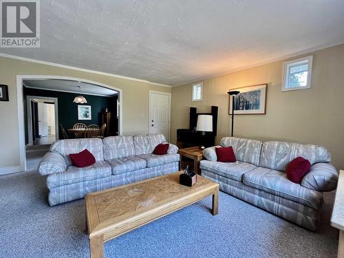 658 Sunset Drive, Williams Lake, BC - Indoor Photo Showing Living Room
