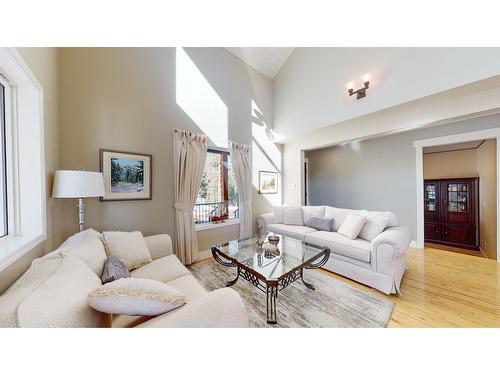 3141 41St Street S, Cranbrook, BC - Indoor Photo Showing Living Room