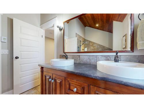 3141 41St Street S, Cranbrook, BC - Indoor Photo Showing Bathroom