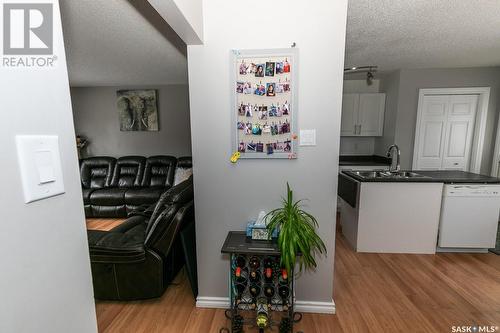 505 Chipman Street, Luseland, SK - Indoor Photo Showing Kitchen