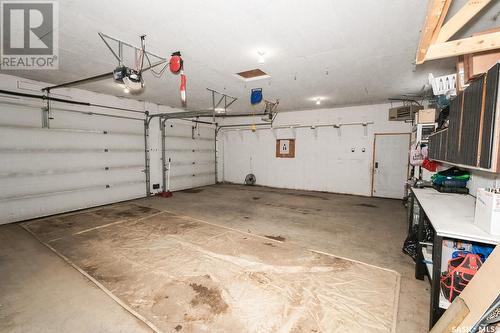505 Chipman Street, Luseland, SK - Indoor Photo Showing Garage