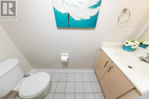 #330 -26 Douro St, Toronto, ON - Indoor Photo Showing Bathroom