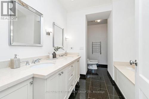 3305 - 183 Wellington Street W, Toronto, ON - Indoor Photo Showing Bathroom