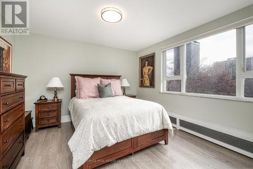 #301 -40 Glen Rd, Toronto, ON - Indoor Photo Showing Bedroom