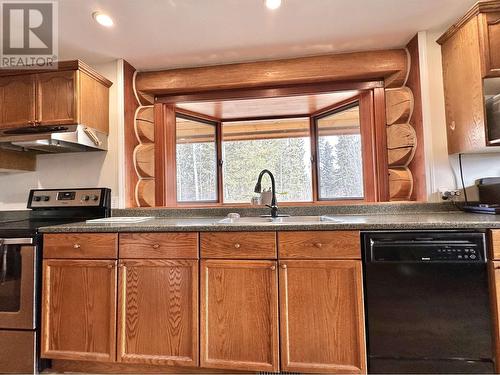 3364 Horsefly Road, Williams Lake, BC - Indoor Photo Showing Kitchen With Double Sink