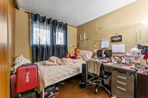 54 595 Adsum Drive, Winnipeg, MB - Indoor Photo Showing Bedroom
