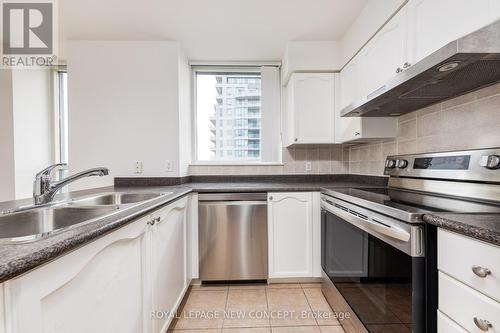 #3108 -23 Hollywood Ave, Toronto, ON - Indoor Photo Showing Kitchen With Double Sink