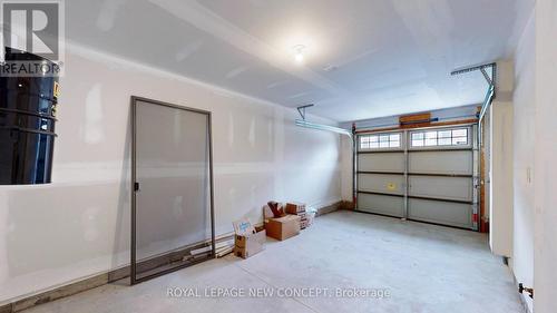 8 Winters Cres, Collingwood, ON - Indoor Photo Showing Garage