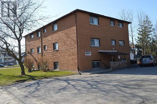 273 Dufferin St, Quinte West, ON - Outdoor With Exterior