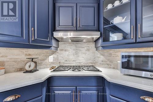 499 Carlisle Rd, Hamilton, ON - Indoor Photo Showing Kitchen With Upgraded Kitchen