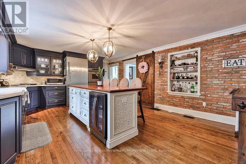499 Carlisle Road, Hamilton, ON - Indoor Photo Showing Kitchen With Upgraded Kitchen