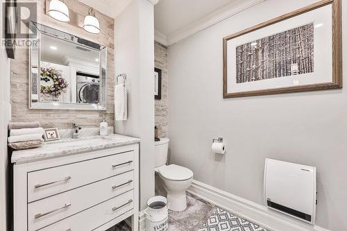 499 Carlisle Rd, Hamilton, ON - Indoor Photo Showing Bathroom