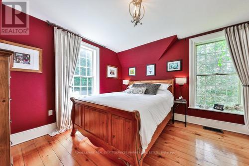 499 Carlisle Road, Hamilton, ON - Indoor Photo Showing Bedroom