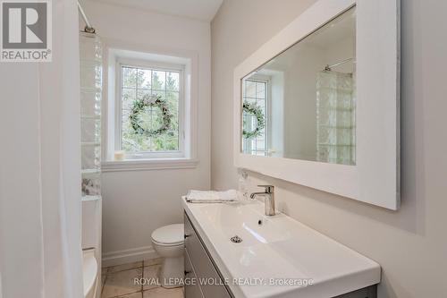 218 Woolwich St, Kitchener, ON - Indoor Photo Showing Bathroom