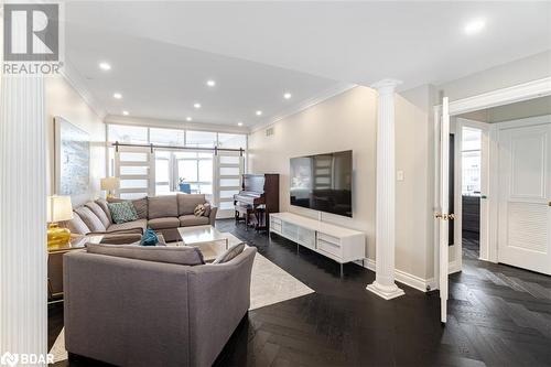 1300 Bloor Street Unit# Ph10, Mississauga, ON - Indoor Photo Showing Living Room